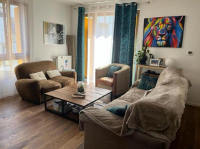 Duplex-pied du village JO paris